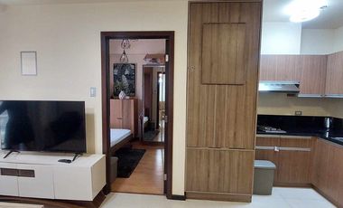 35J- 1BR with Balcony at Radiance South