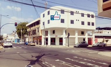 Edificio y terreno de venta en portoviejo
