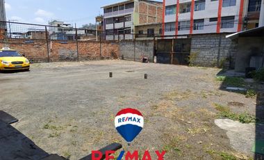 Edificio y terreno de venta en portoviejo