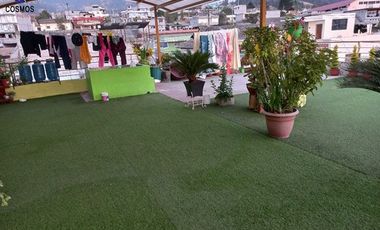 Venta de casa en Otavalo sector Gonzales Suarez,  frente al parque