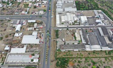 bodega industrial con terreno de venta portoviejo