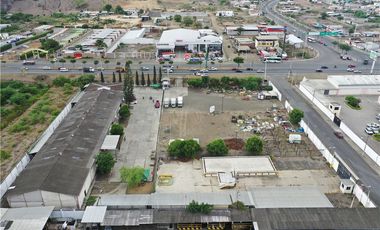 bodega industrial con terreno de venta portoviejo