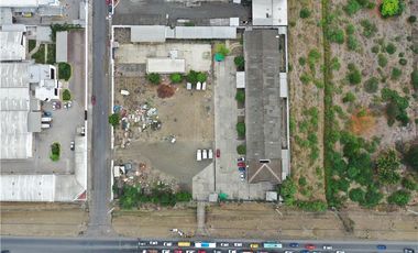 bodega industrial con terreno de venta portoviejo