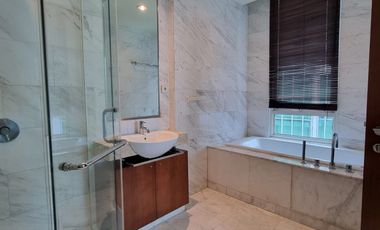 For Rent The Luxury Apartment at The Peak Sudirman Jakarta Selatan, 3 Bedroom Furnished