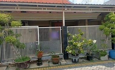 Rumah  Pongangan Indah (PPI) Manyar Gresik berdampingan dengan GKB