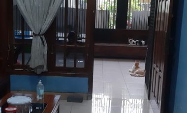 Rumah  Pongangan Indah (PPI) Manyar Gresik berdampingan dengan GKB