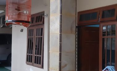 Rumah  Pongangan Indah (PPI) Manyar Gresik berdampingan dengan GKB