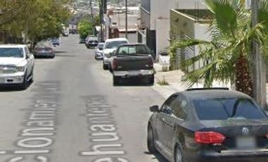 ¡¡Haz Que Tu Dinero Trabaje Para Ti Hoy !! Venta de  Casa en Zona de Alta Plusvalía, Col. Misión de las Villas, Sta Catarina, NL.