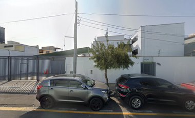 LOCAL EN MIRAFLORES UBICACION PRIVILEGIADA