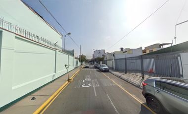LOCAL EN MIRAFLORES UBICACION PRIVILEGIADA