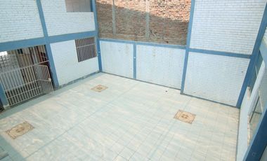 EN VENTA LOCAL COLEGIO EN LA URB. LOS EDUCADORES-PIURA