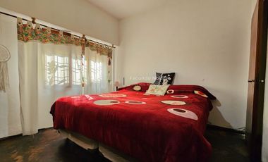 Casa planta baja (ideal dividir en 2 unidades y alquilarlas)