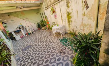 Casa planta baja (ideal dividir en 2 unidades y alquilarlas)