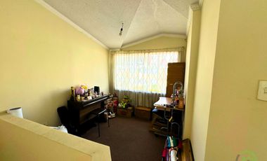 En Venta Casa de 2 pisos en Carcelén cerca del Portal Shopping