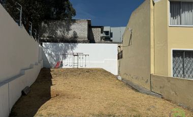 En Venta Casa de 2 pisos en Carcelén cerca del Portal Shopping