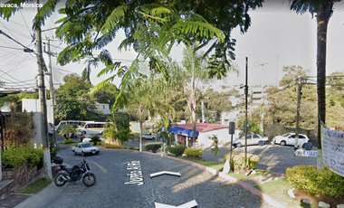 HERMOSA CASA EN CUERNAVACA MORELOS, EXCELENTE UBICACION, A UNOS MINUTOS DEL CENTRO DE CURNAVACA Y PARQUE ACUATICO TEMIXCO