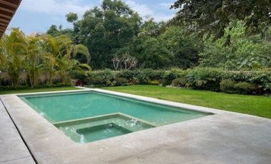 EN VENTA CASA EN EXCLUSIVO FRACCIONAMIENTO ZONA SUR EN CUERNAVACA, MORELOS.