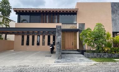 EN VENTA CASA EN EXCLUSIVO FRACCIONAMIENTO ZONA SUR EN CUERNAVACA, MORELOS.