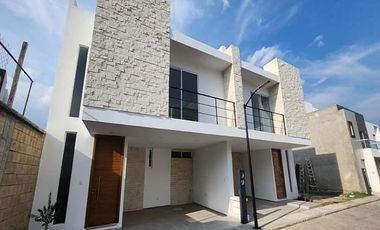VENTA/RENTA CASA EN CONDOMINIO JARDÍN Y BALCÓN SANTIAGO MOMOXPAN PUEBLA CAS_4959 PUE/PC