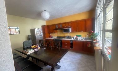 Se vende casa en San Lorenzo la Cebada, Xochimilco, CDMX.