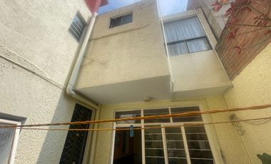 Se vende casa en San Lorenzo la Cebada, Xochimilco, CDMX.