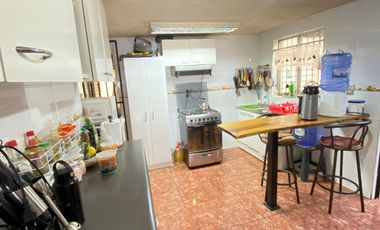 Se Vende Lida Casa Esquina en Quilicura