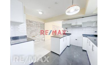 Venta De Amplio y Cómodo Departamento De 152.79M2 Con Vista A La Calle