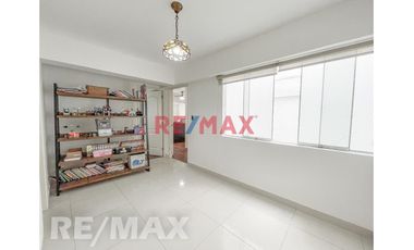 Venta De Amplio y Cómodo Departamento De 152.79M2 Con Vista A La Calle