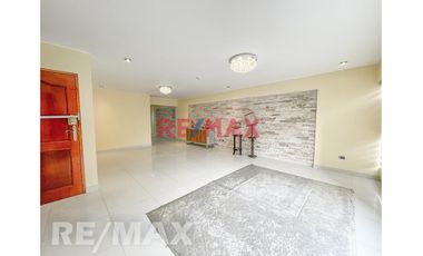 Venta De Amplio y Cómodo Departamento De 152.79M2 Con Vista A La Calle