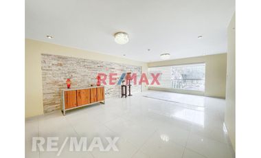 Venta De Amplio y Cómodo Departamento De 152.79M2 Con Vista A La Calle