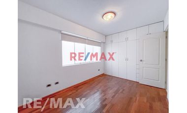 Venta De Amplio y Cómodo Departamento De 152.79M2 Con Vista A La Calle