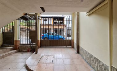Casa rentera en venta tres departamentos