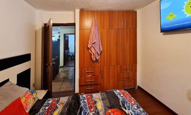 Casa rentera en venta tres departamentos