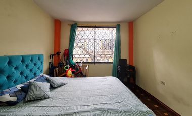 Casa rentera en venta tres departamentos