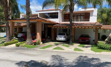 CASA DE DESCANSO CON ALBERCA   EN RECONOCIDO FRACCIONAMIENTO