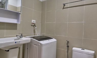 FAME32XXT2: For Rent Fully Furnished 1BR with Balcony in Fame Residences
