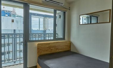 FAME32XXT2: For Rent Fully Furnished 1BR with Balcony in Fame Residences