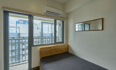 FAME32XXT2: For Rent Fully Furnished 1BR with Balcony in Fame Residences