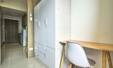 FAME32XXT2: For Rent Fully Furnished 1BR with Balcony in Fame Residences