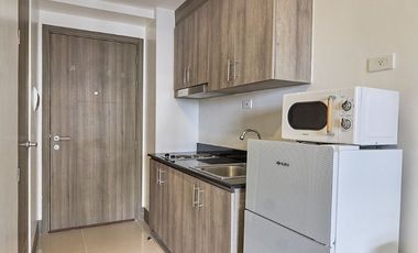 FAME32XXT2: For Rent Fully Furnished 1BR with Balcony in Fame Residences