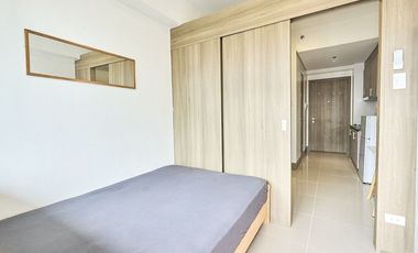 FAME32XXT2: For Rent Fully Furnished 1BR with Balcony in Fame Residences