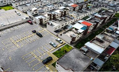 CASA de VENTA en Conjunto Habitacional a 2 cuadras de Av. Geovanny Calles, Calderón, Ecuador