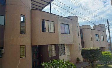 Casa de VENTA en Conjunto Residencial, Marianitas, Calderón, Ecuador