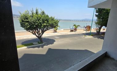 SE VENDE DEPARTAMENTO DUPLEX Y PH EN BAHIA DE CARAQUEZ FRENTE AL MAR