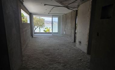 SE VENDE DEPARTAMENTO DUPLEX Y PH EN BAHIA DE CARAQUEZ FRENTE AL MAR