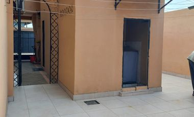 VENTA DE CASA RENTERA ESQUINERA EN CDLA. COVIEM SUR DE GUAYAQUIL