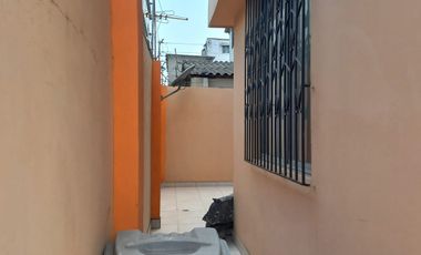 VENTA DE CASA RENTERA ESQUINERA EN CDLA. COVIEM SUR DE GUAYAQUIL