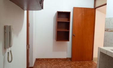 Venta De Departamento En Urb Daniel Hoyle 4To Piso Con Cochera A Un Paso De La Upn (GAPONTE)