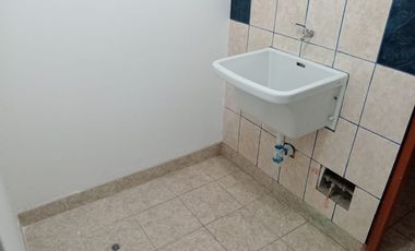Venta De Departamento En Urb Daniel Hoyle 4To Piso Con Cochera A Un Paso De La Upn (GAPONTE)