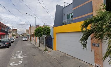 VENTA DE CASA EN GUADALAJARA